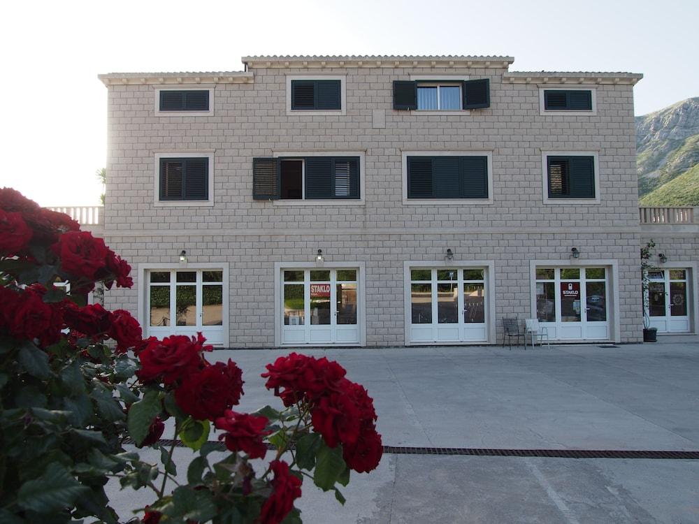 Apartments Dubelj Komolac Exterior photo